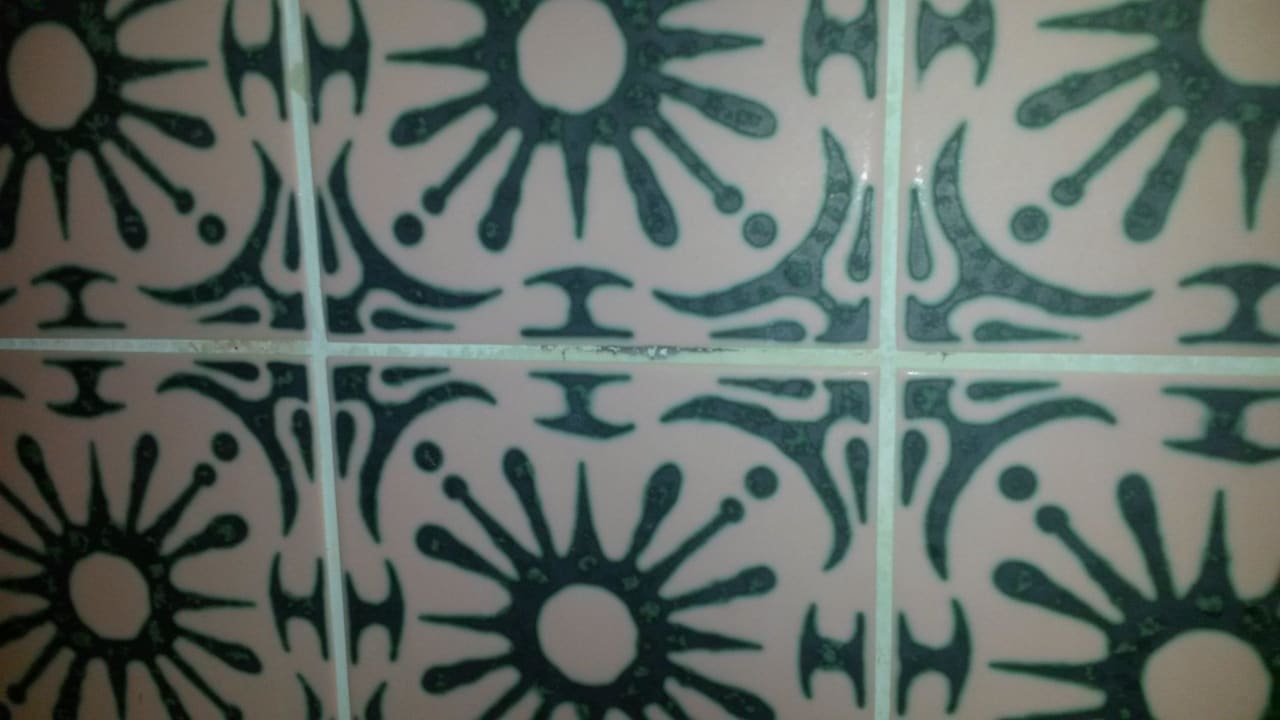 Verschimmelte Fugen im Badezimmer PLAZA Premium Timmendorfer Strand