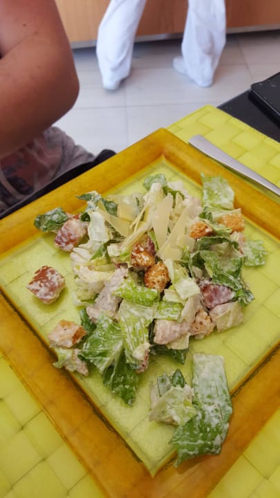 Burger - Ceasers Salad Mitsis Rodos Village