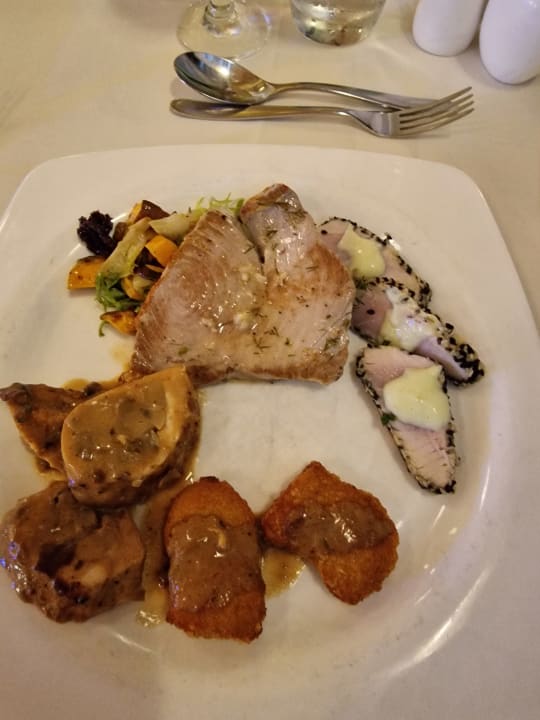 Gastro Dreamland The Unique Sea & Lake Resort / Spa