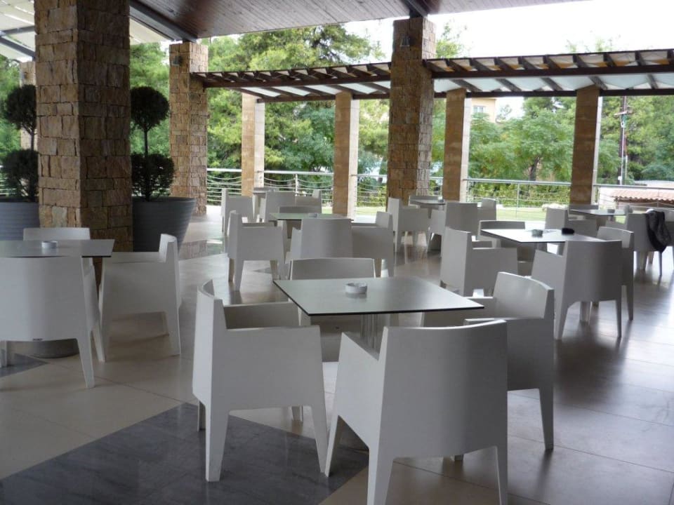 Vordere Bar, Außenbereich Istion Club & Spa