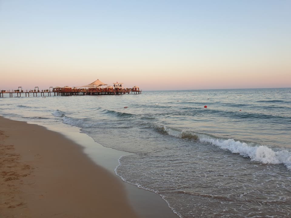 Strand Dream World Palace Hotel