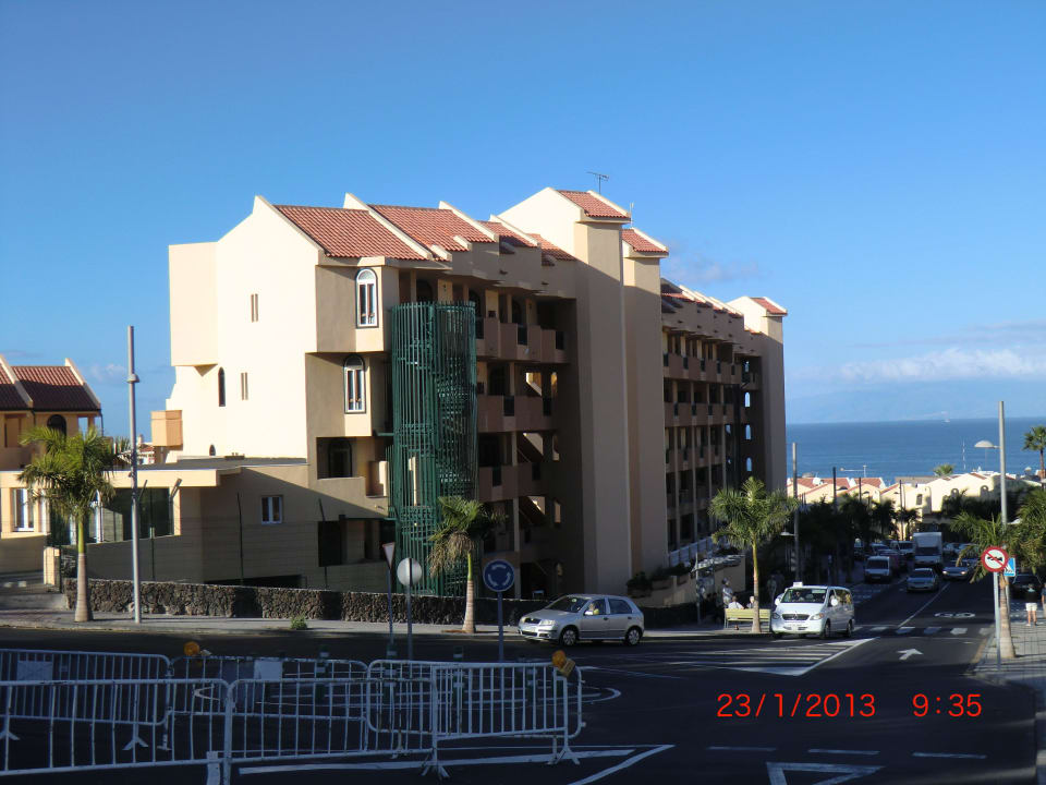 Zur Straßenseite Playa Olid Suites & Apartments