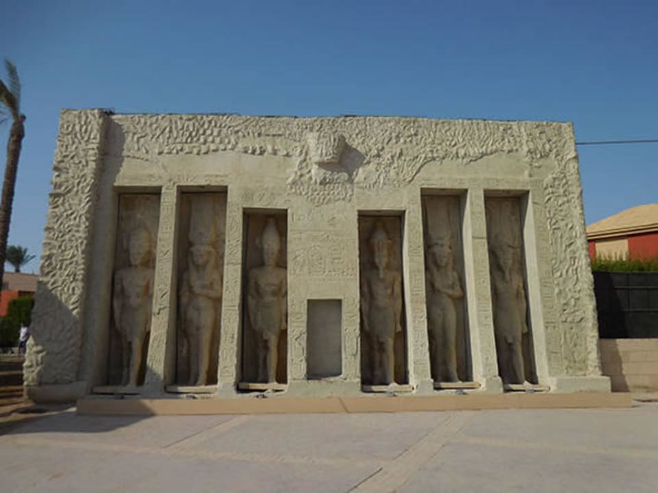 Die geschichte Ägyptens in der Anlage augestellt Pickalbatros Alf Leila Wa Leila Resort - Neverland Hurghada