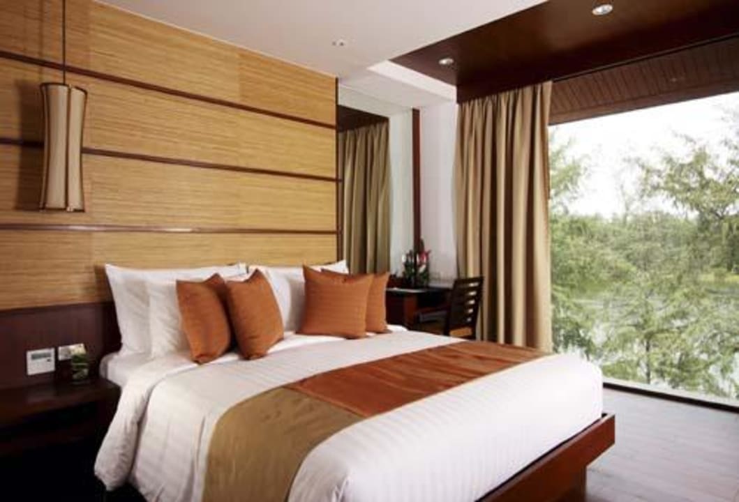 Deluxe suite 3 bedrooms Mövenpick Resort Bangtao Beach Phuket
