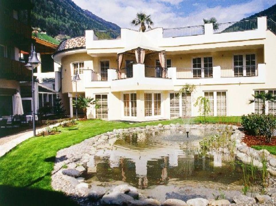 Innenhof Wellness STROBLHOF Active Family SPA Resort