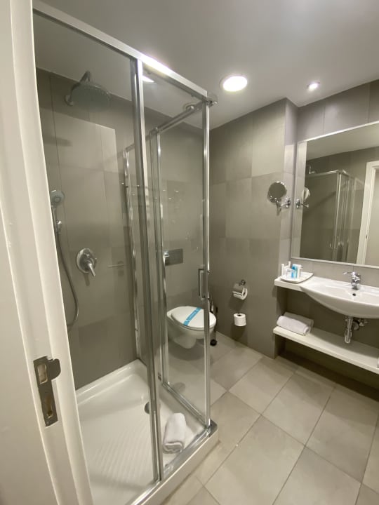 Zimmer Crystal Springs Beach Hotel