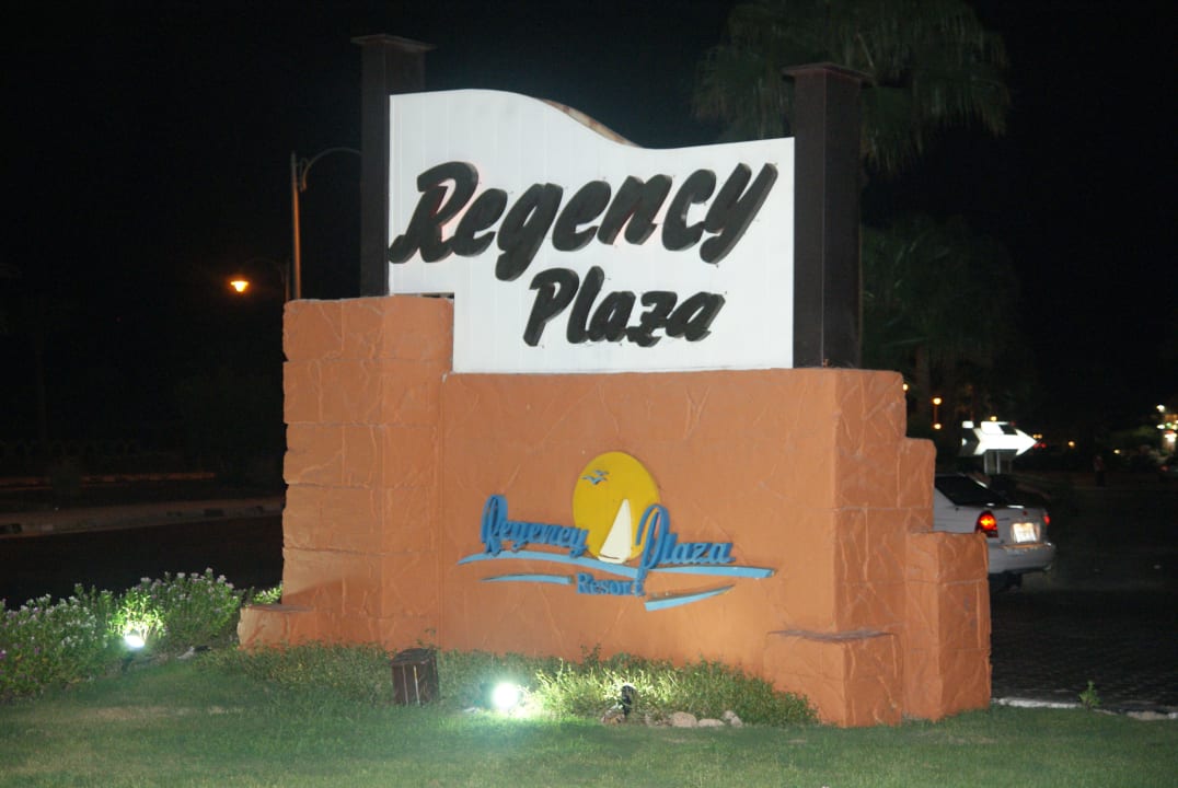 Wjazd do hotelu Regency Plaza Aqua Park & Spa