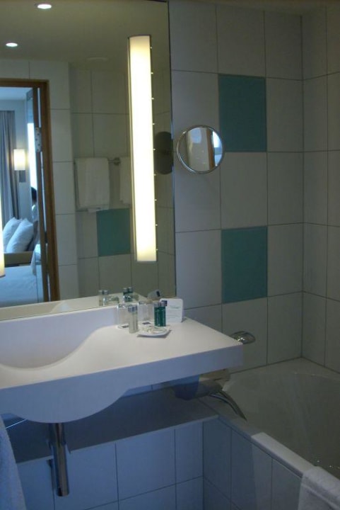 Badezimmer Novotel Hamburg City Alster