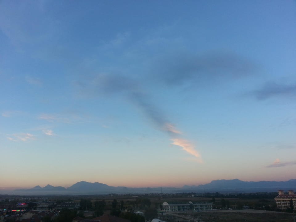 Вид из окна номерного коридора Belek Beach Resort Hotel