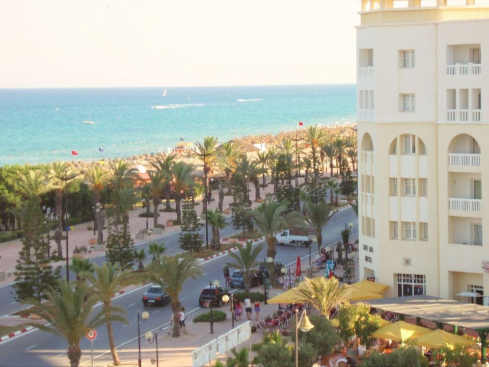 Widok z balkonu Lella Baya & Thalasso