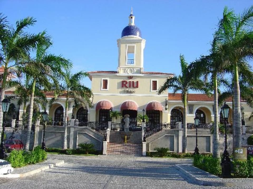 Vorderansicht der Lobby Hotel Riu Palace Mexico