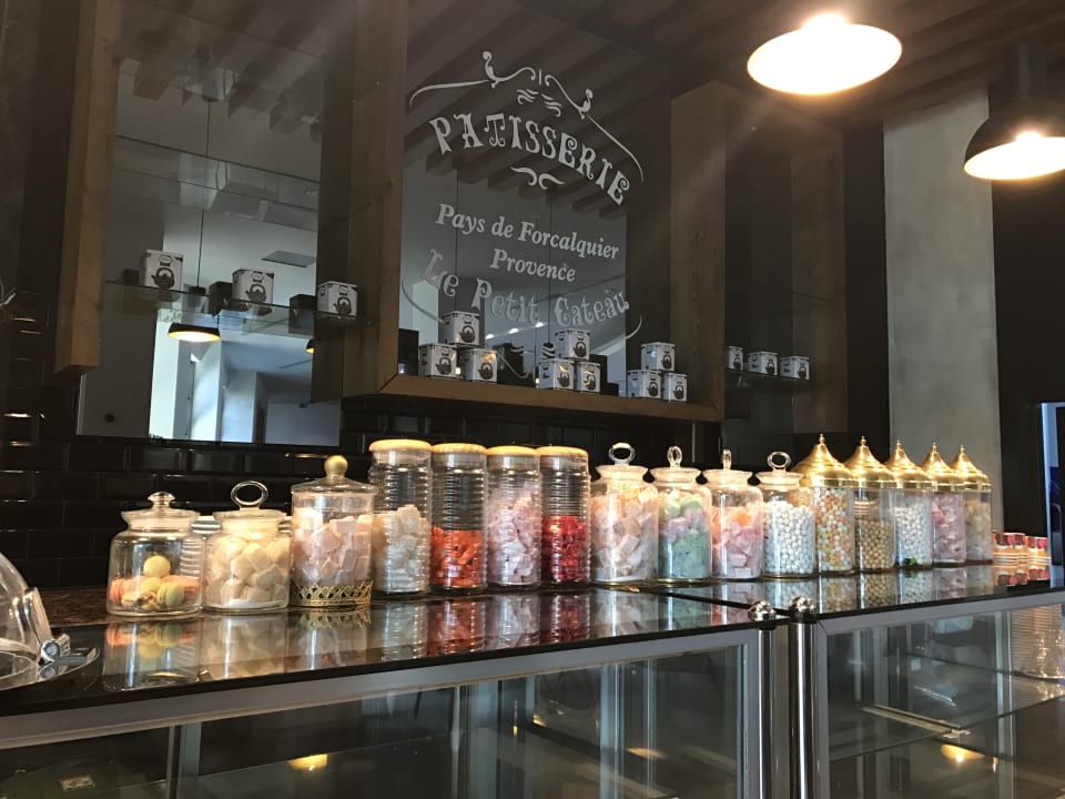 Restaurant Acanthus Cennet Barut Collection