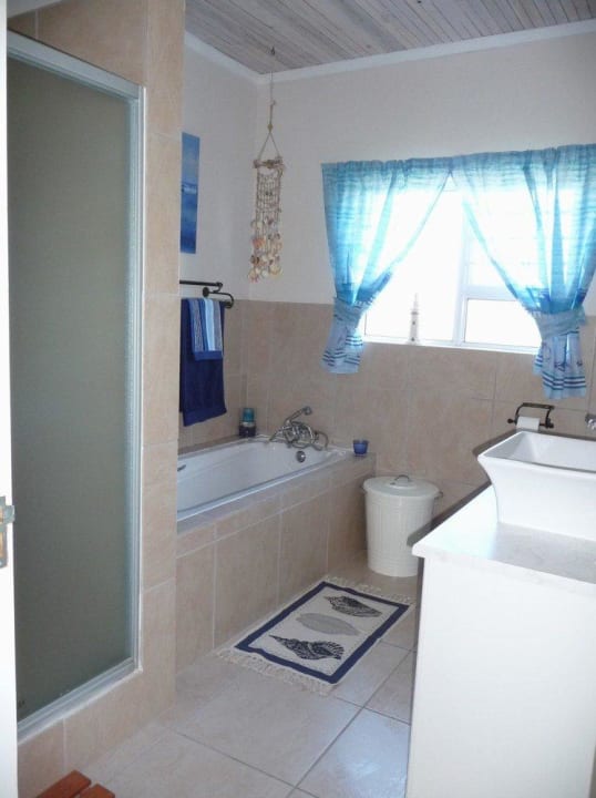 Badezimmer der Zi. 1 und 2 Flamingo In Paradise B&B