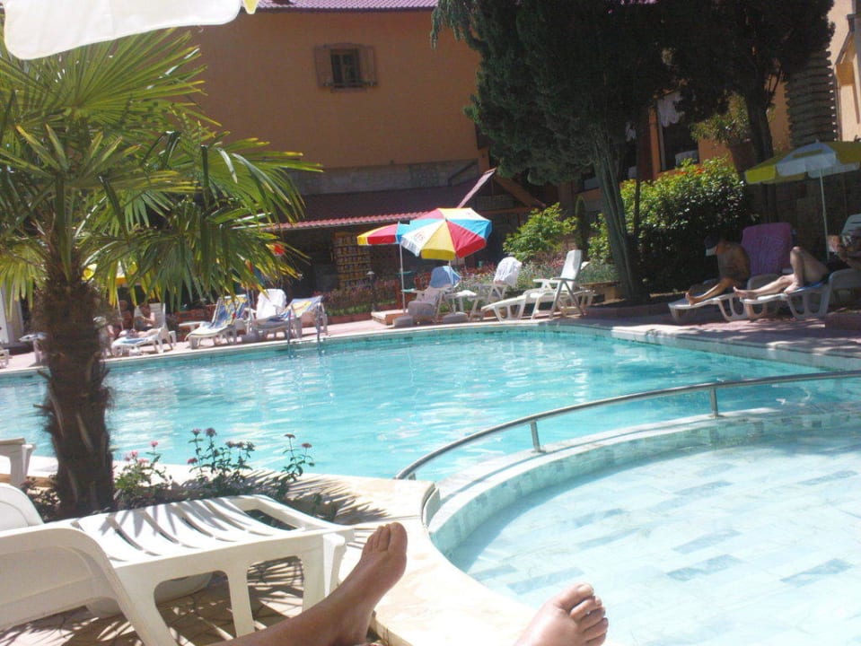 Super Pool Hotel Estreya Palace