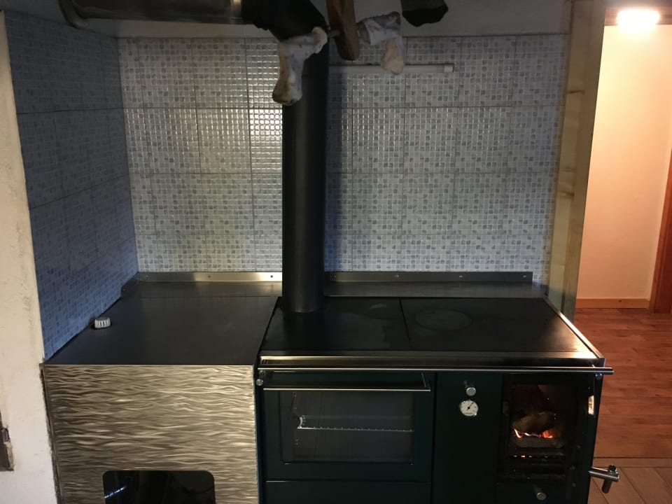 Holzofen Almhütte Brandgut