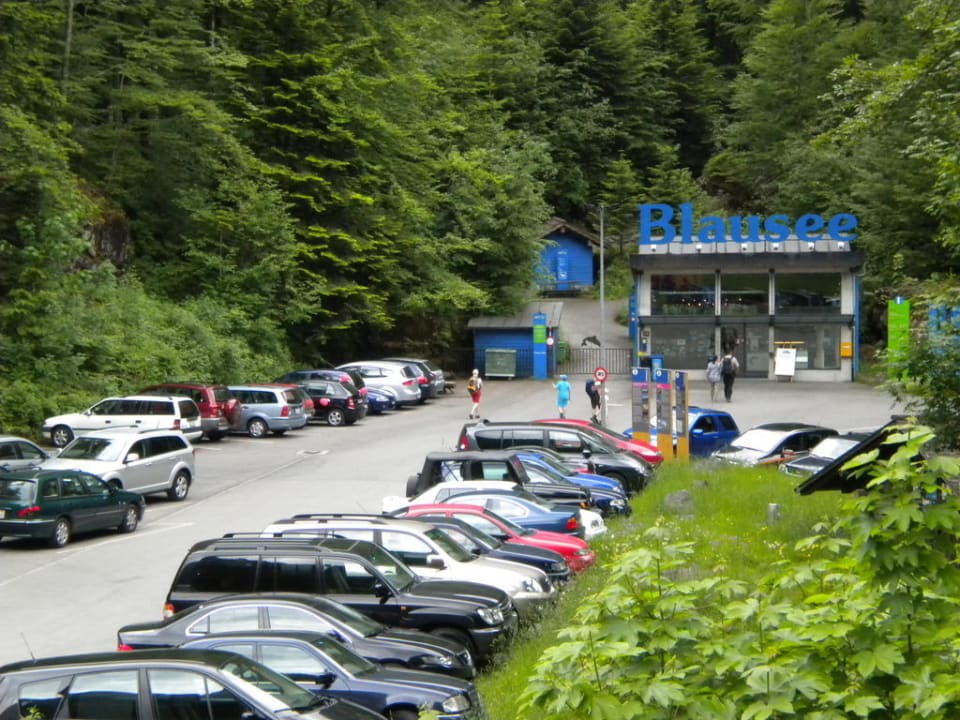 Eingang zum Blausee Hotel & Restaurant Blausee