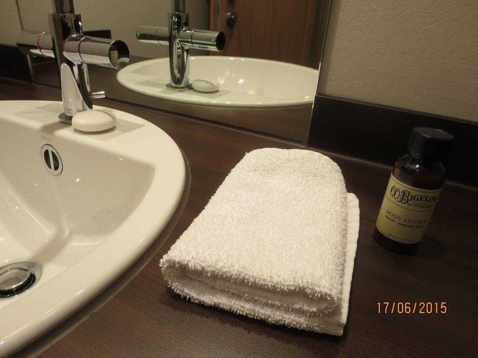 Toilettenblick  Hotel Mondial am Dom Cologne- MGallery