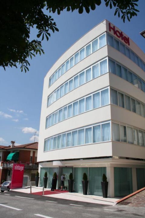 Foto dall'esterno Hotel San Marino iDesign