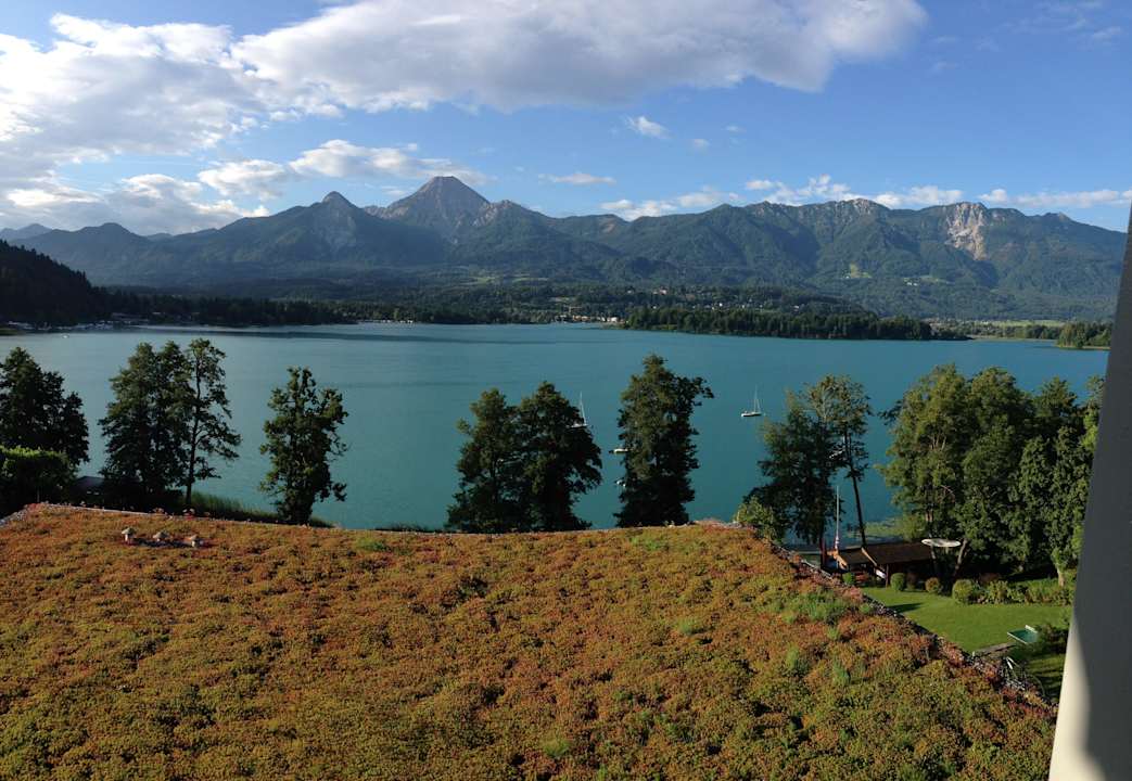 Ausblick vom Balkon der Südsee-Suite auf den See Apartments am See Domenig