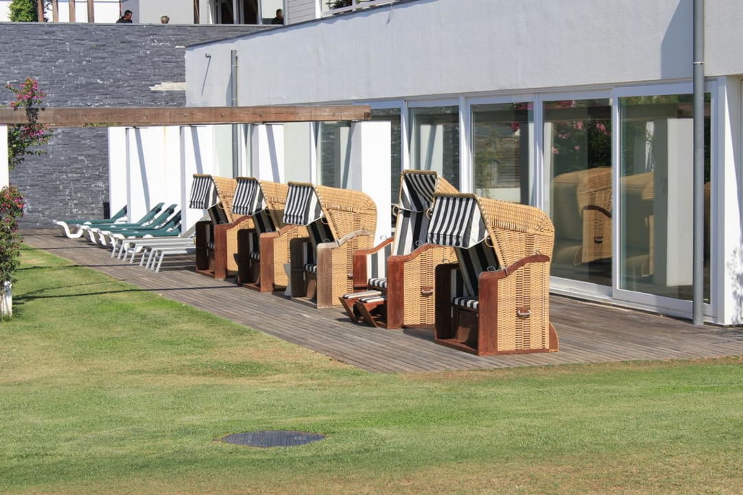Strandkörbe vor dem Wellnessbereich ROBINSON QUINTA DA RIA