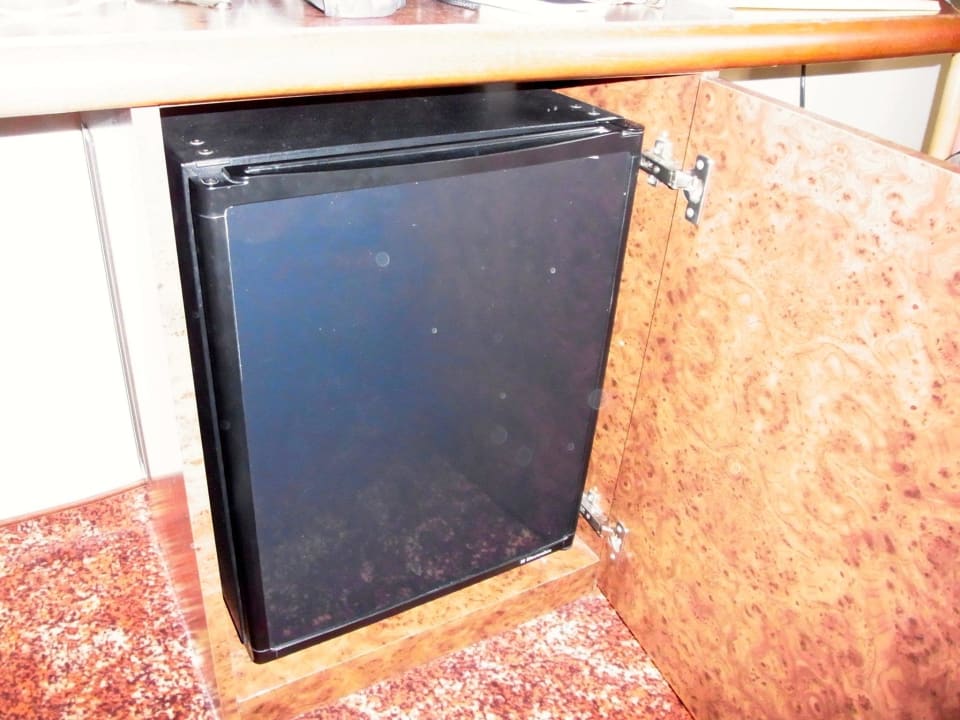 Minibar - Muster ohne Wert Hotel Days Inn Dessau