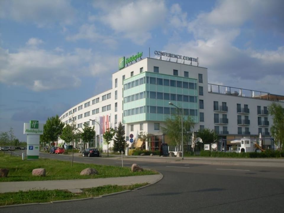 Das Hotel von außen Holiday Inn Berlin Airport - Conference Centre