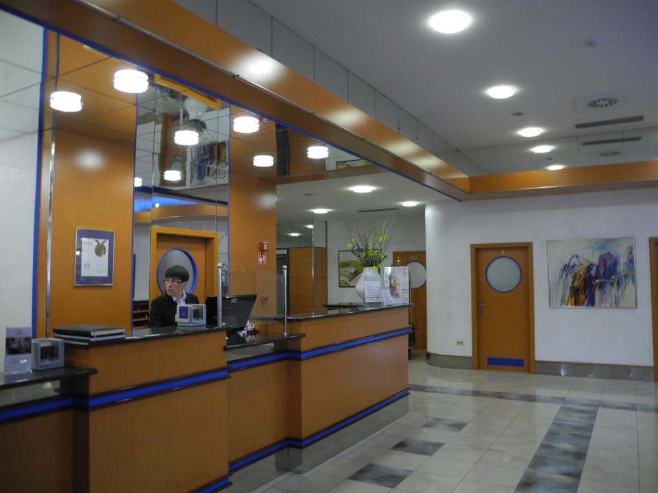 Empfang Hotel Slovenija - LifeClass Hotels