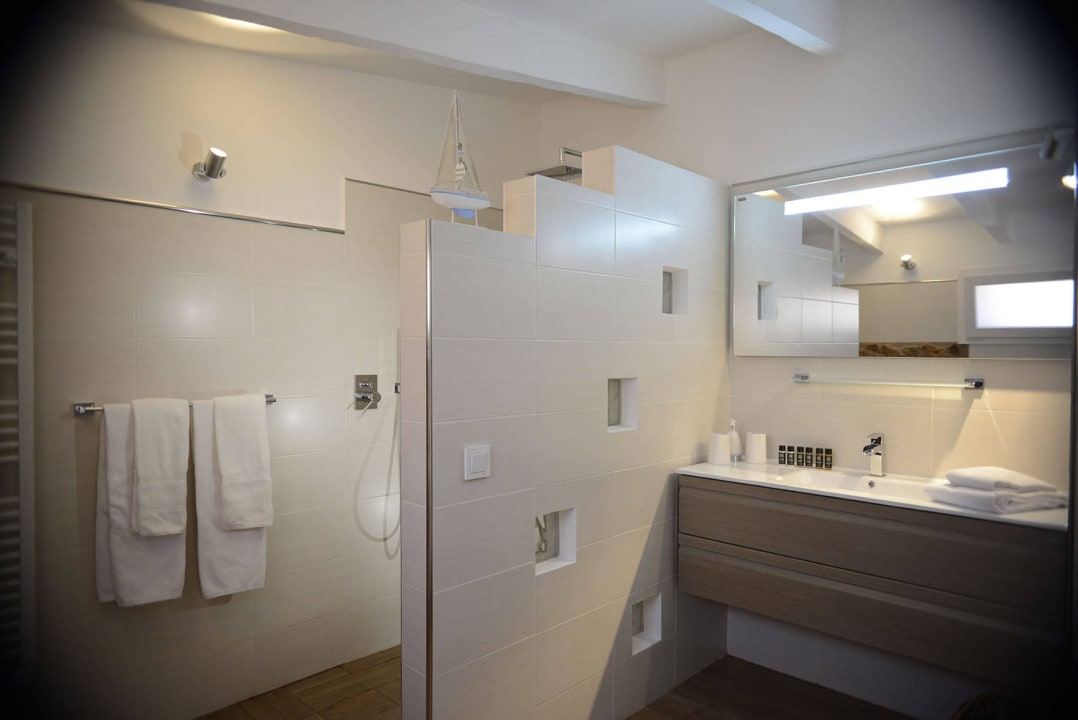 Casa Bomba , Ausschnitt Badezimmer Finca Amapola - Agrotourismus Hotel