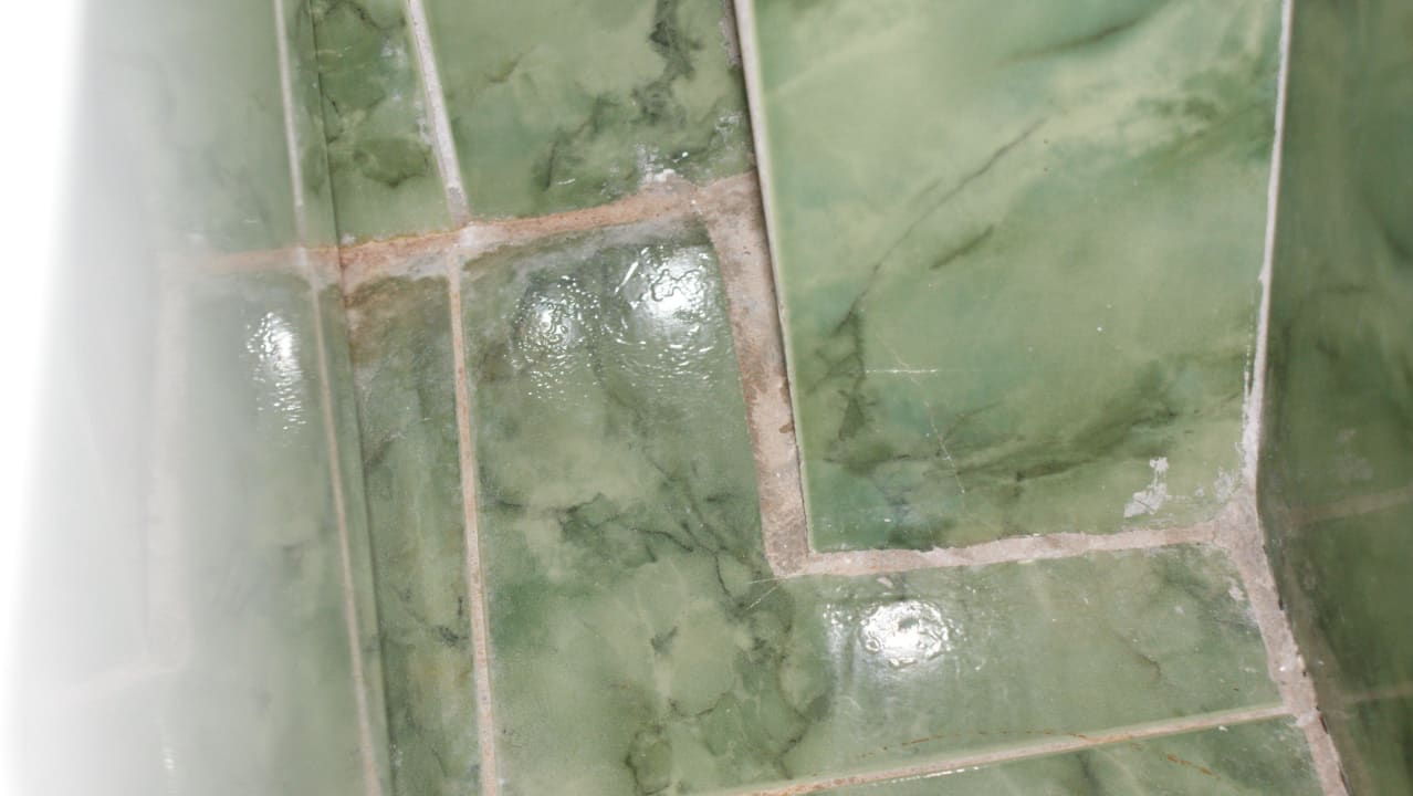 Schlecht verarbeitet! Golden Beach Resort