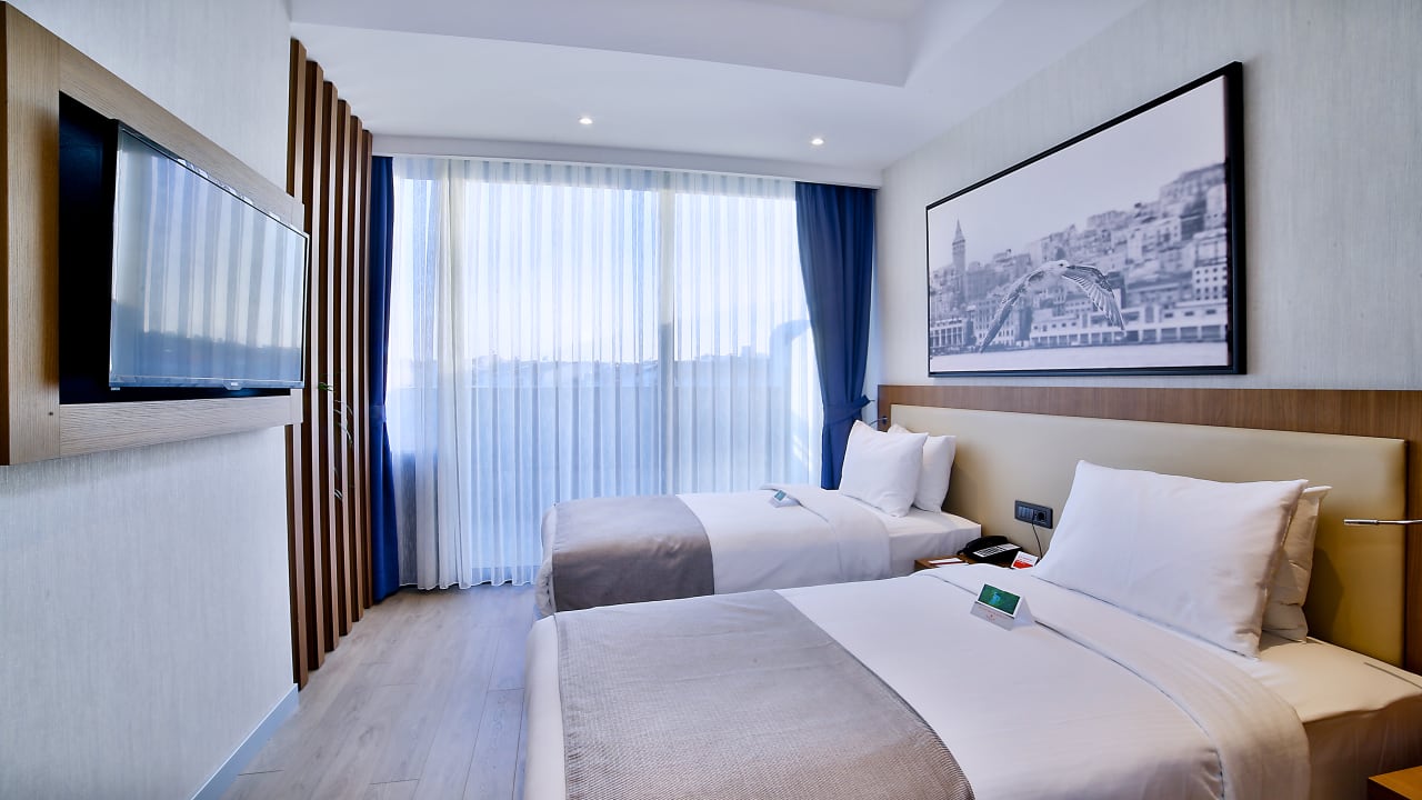 Zimmer Ramada by Wyndham Istanbul Old City
