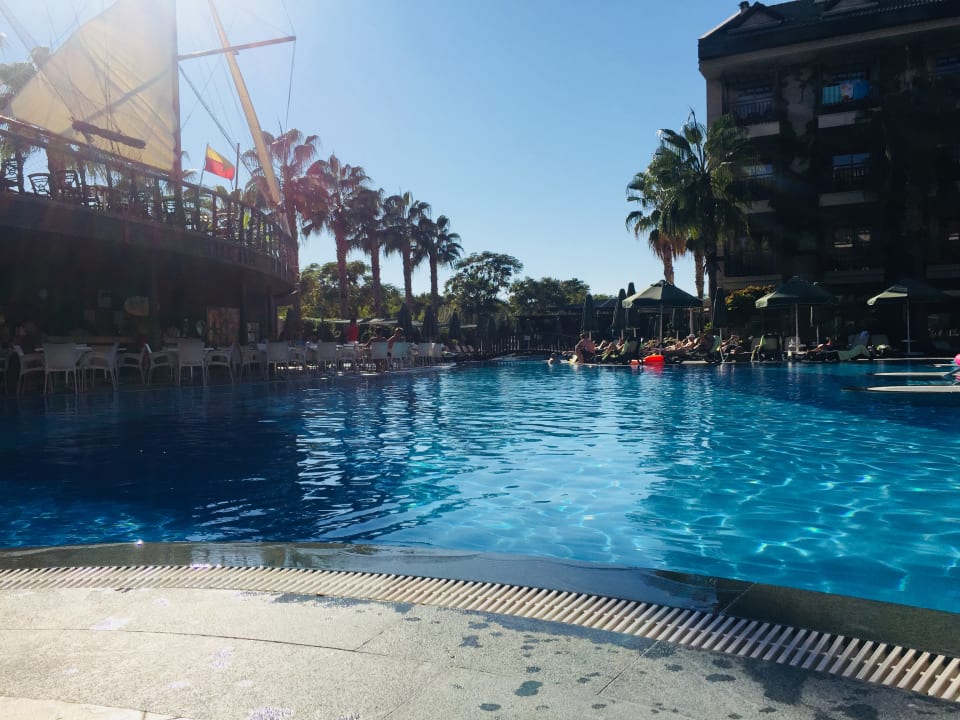 Pool Can Garden Resort