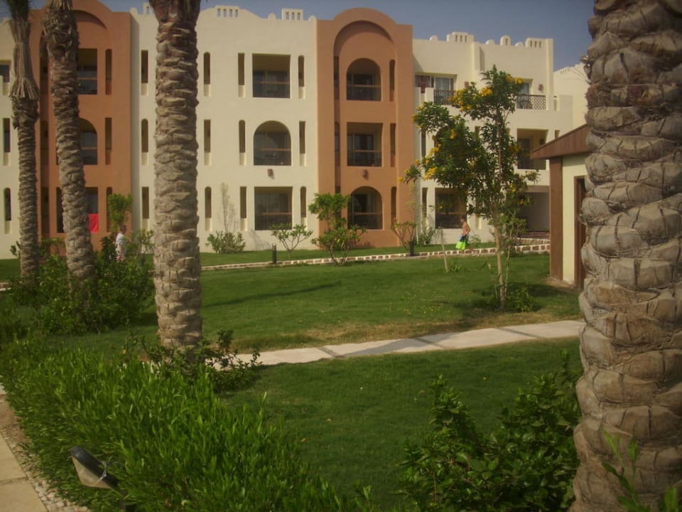 Garten mit Wohnbereich SUNRISE Royal Makadi Resort
