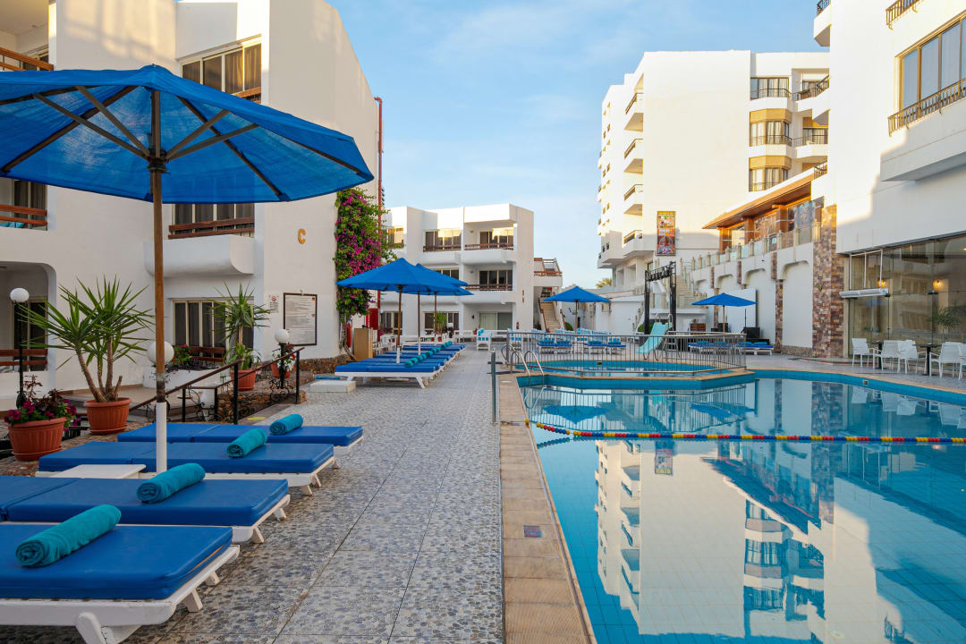 Pool Marlin Inn Azur Resort