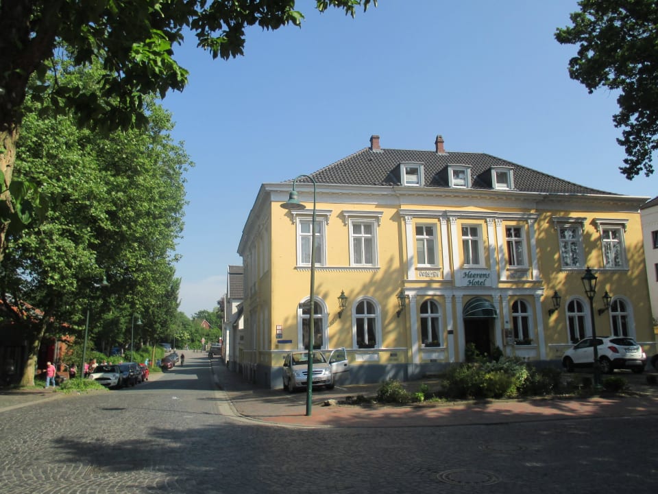 Lage direkt am Wall Heerens Hotel