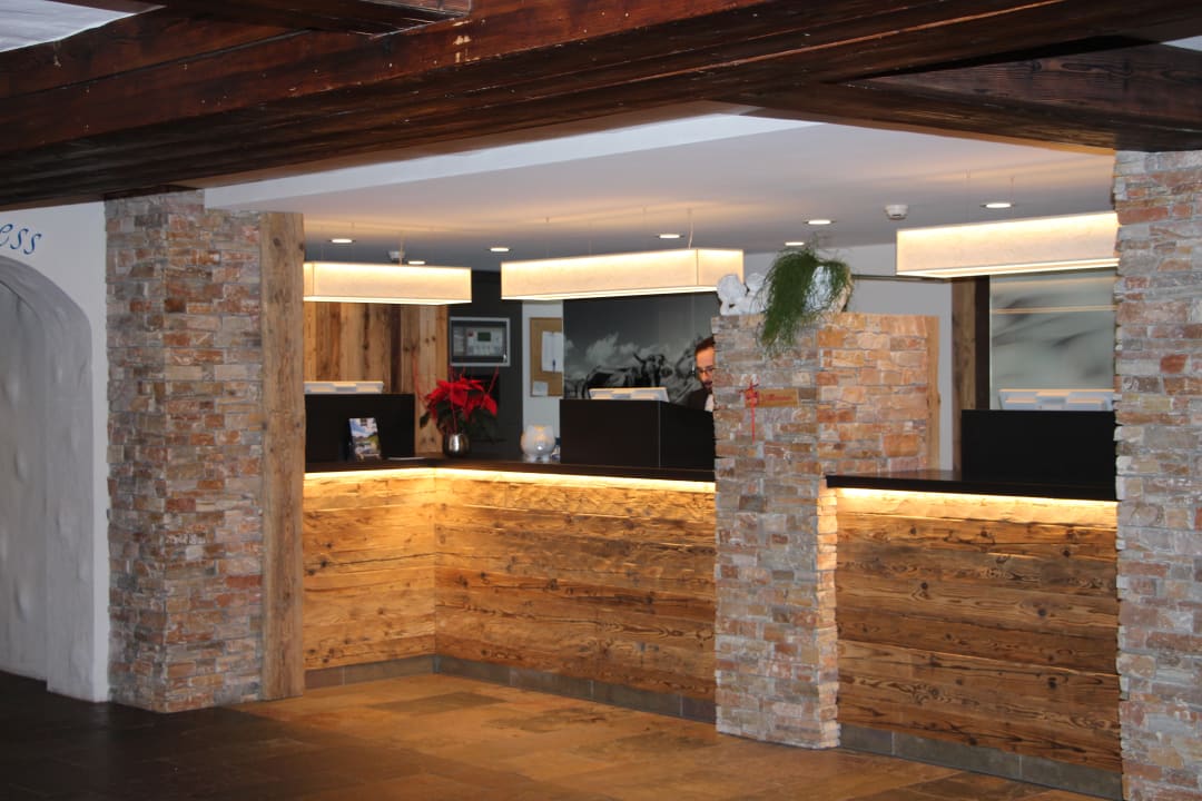 Lobby Sunstar Hotel Arosa