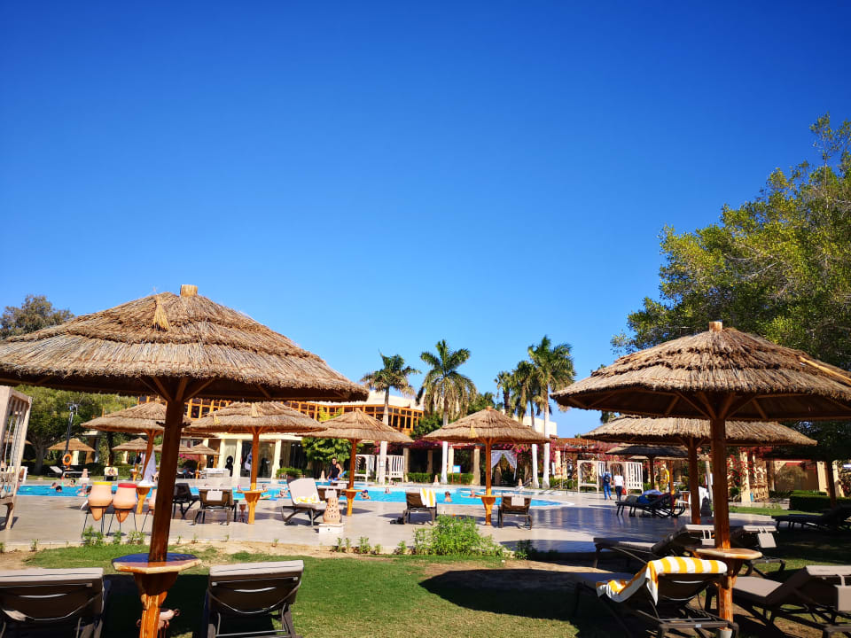 Pool ROBINSON SOMA BAY