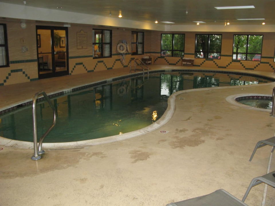 Schwimmbecken Hotel Holiday Inn Express Hotel & Suites Waynesboro-Route 340