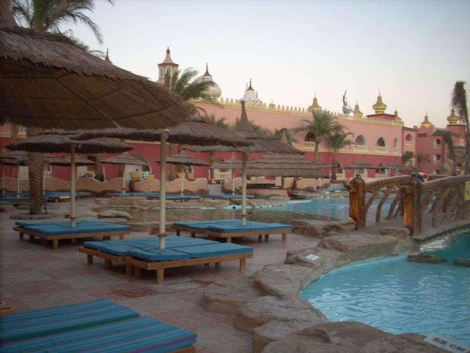 Basen Pickalbatros Alf Leila Wa Leila Resort - Neverland Hurghada