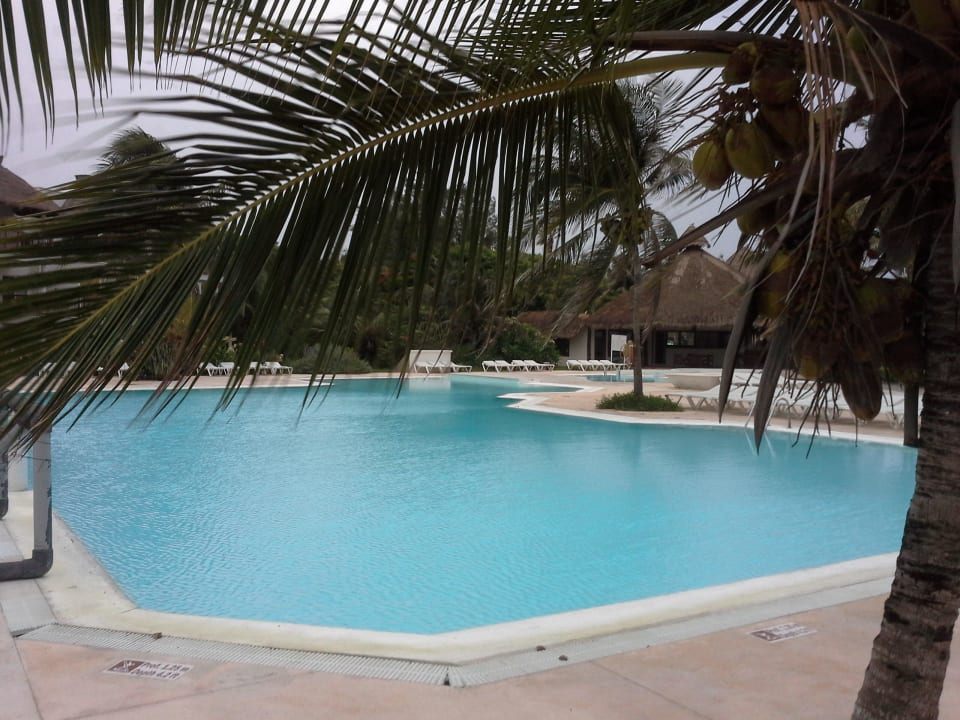 Der Pool am Morgen Akumal Bay Beach & Wellness Resort