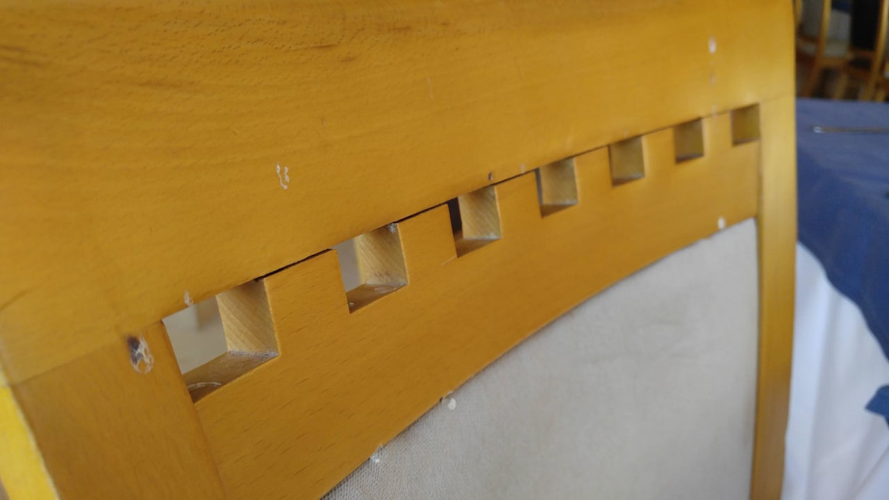 Vogelkot an den Stühlen Seaden Sea World Resort & Spa