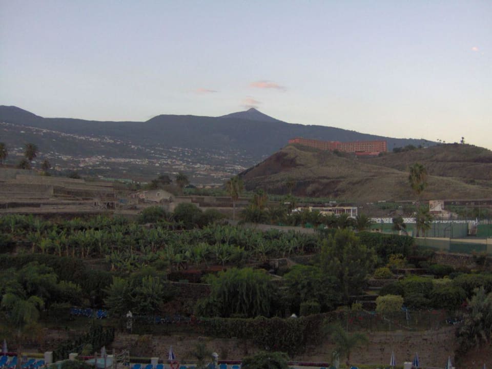 Gartenanlage und Blick auf den Teide BLUESEA Costa Jardin Spa