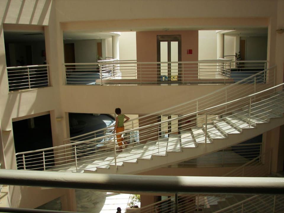 Wnętrze hotelu Ruspina Beach Resort