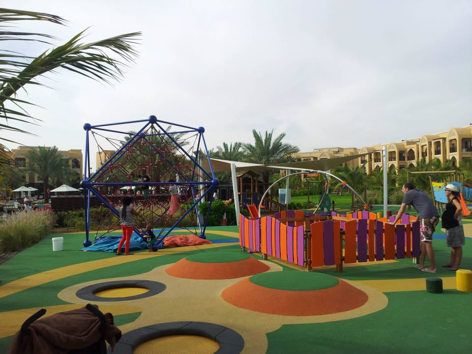 Schöner Spielplatz DoubleTree by Hilton Resort & Spa Marjan Island