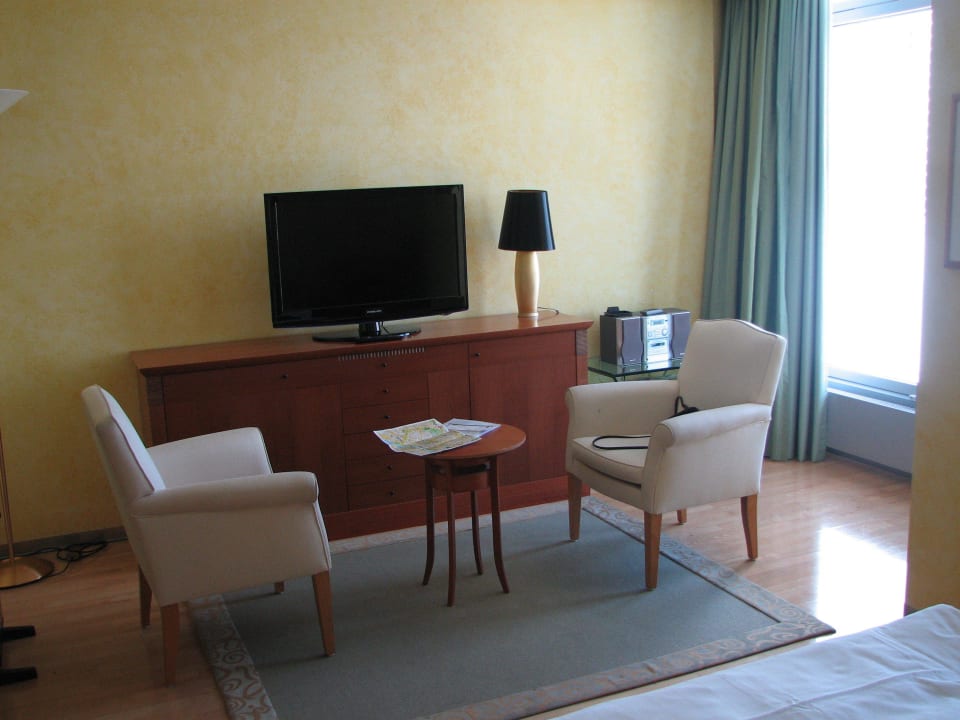 Gegenüber vom Bett INNSIDE by Meliá Frankfurt Eurotheum