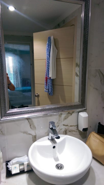 Badezimmer mit großer Dusche und reichlich Platz!! Sultan of Dreams Hotel & Spa