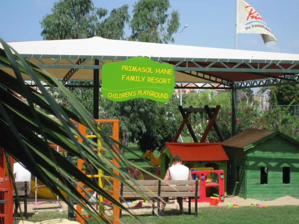 Überdachter Spielplatz  Hane Family Resort