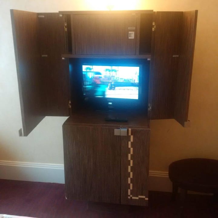 Kleiner Fernseher Hotel Mondial am Dom Cologne- MGallery