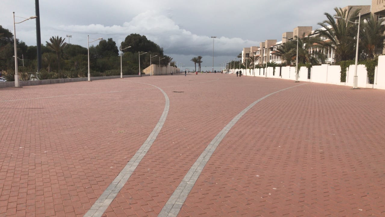 Der Weg zum Strand Hotel Les Omayades