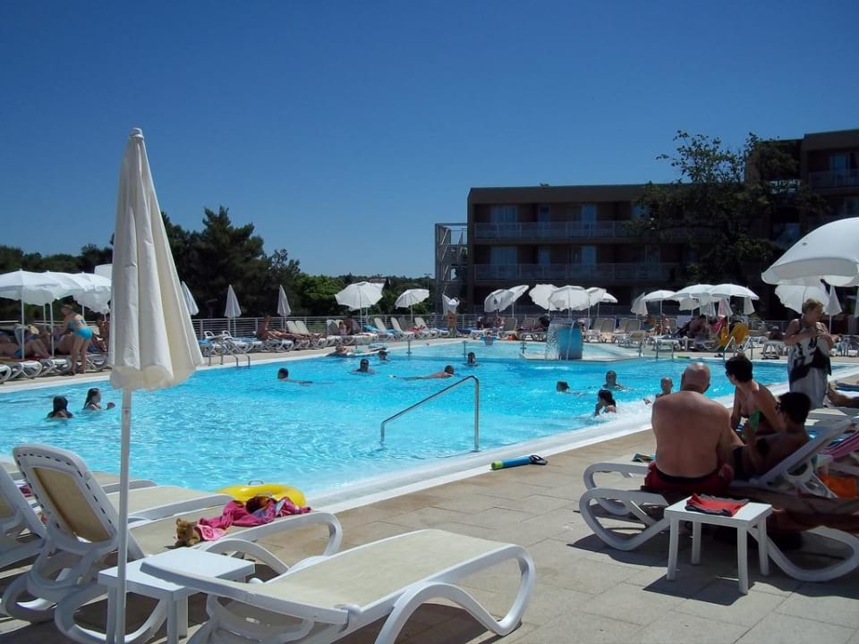 Blick auf den Pool Hotel Molindrio Plava Laguna