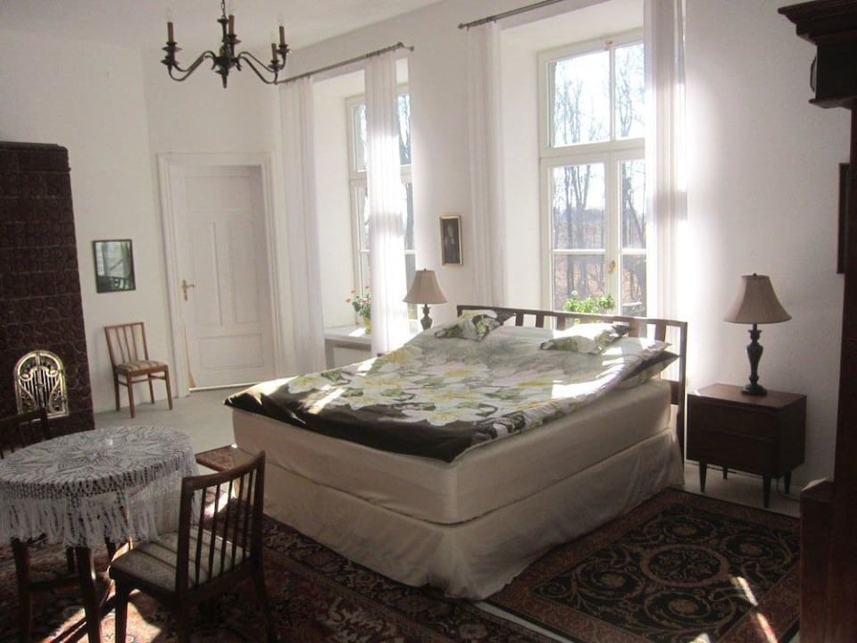 Zielona apartament; sypialnia 'king bed' Hotel Pałac w Nakle